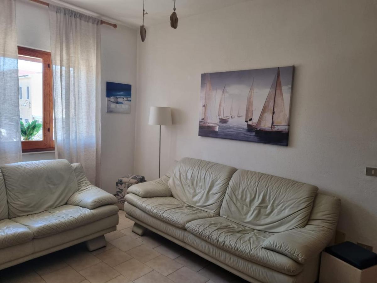 Villa Al centro del paese Santa Teresa di Gallura Esterno foto